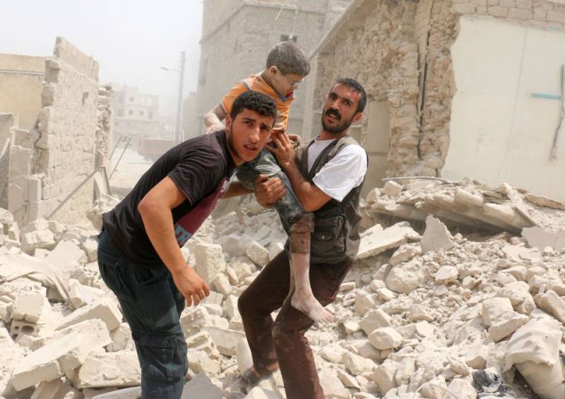 حلب کے مشرقی حصے پر بمباری ،ماں بچے سمیت 21 افراد ہلاک