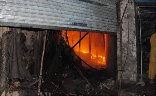 ڈسکہ: سلنڈر کی دکان میں آتشزدگی سے 3 معذور زندہ جل گئے