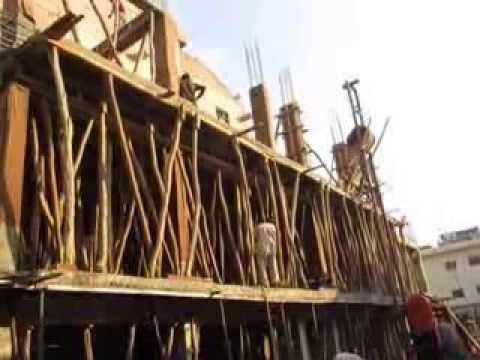 بھارتی شہر حیدر آباد دکن میں زیر تعمیر 7منزلہ عمارت گر گئی ہے