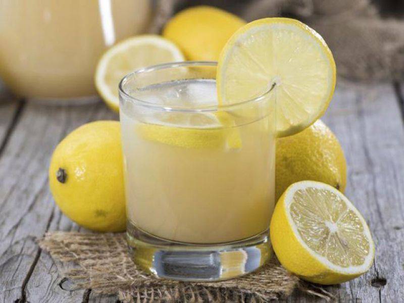 لیموں کے ذریعے صرف 2 ہفتے میں 10 کلو سے زائد وزن کم کرنے کا آسان ترین نسخہ