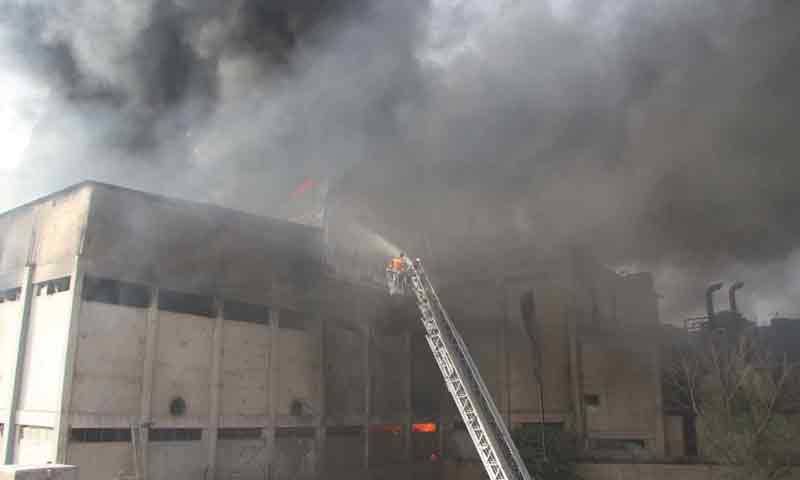 کراچی: لانڈھی فیکٹری میں لگنے والی آگ کی ابتدائی رپورٹ جاری