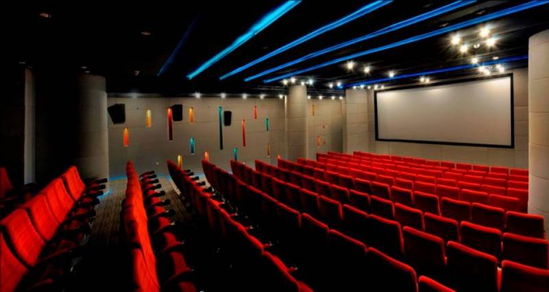 طویل عرصے بعد گوادر میں سینما گھروں کی بحالی شروع