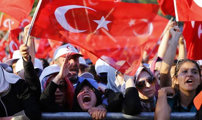ترکی نے ہالینڈ کے خلاف جوابی اقدمات کا اعلان کر دیا
