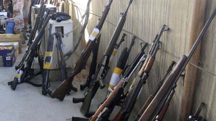 کراچی ،رینجرز نے سکول سے اسلحہ کا ذخیرہ برآمد کر لیا