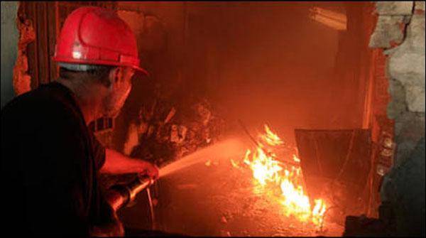 کراچی لانڈھی انڈسٹریل زون میں فیکٹری میں آگ بھڑک اٹھی،شہربھرکی فائر بریگیڈز طلب 