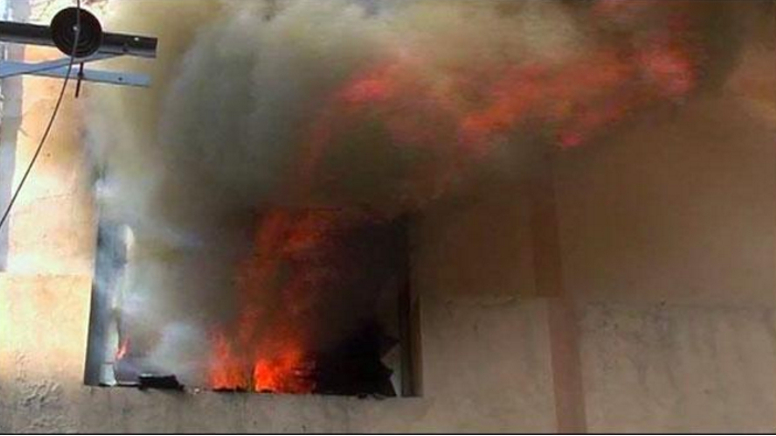 لاہور کی نیو انارکلی میں واقع پلازہ میں آتشزدگی،لاکھوں کا سامان جل گیا