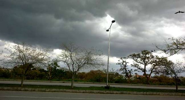 ملک کے مختلف علاقوں میں بارش اور مقامات پر ژالہ باری کاامکا ن ہے ، محکمہ موسمیات