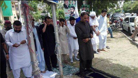 وزیر اعظم محمد نواز شریف کی جے آئی ٹی کے سامنے پیشی ،عابد شیر علی نے گرین بیلٹ میں نماز ظہر کی امامت کرائی
