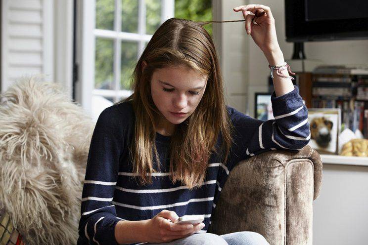 سوشل میڈیا کا زیادہ استعمال نوجوانوں کو نفسیاتی مریض بنانے لگا