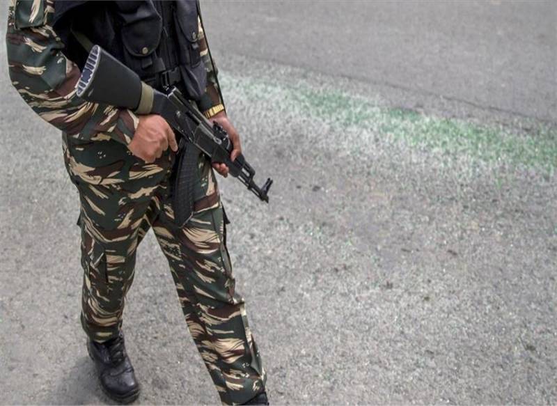 موبائل فون استعمال کرنے سے منع کرنے پر بھارتی فوجی نے میجر کو قتل کر دیا