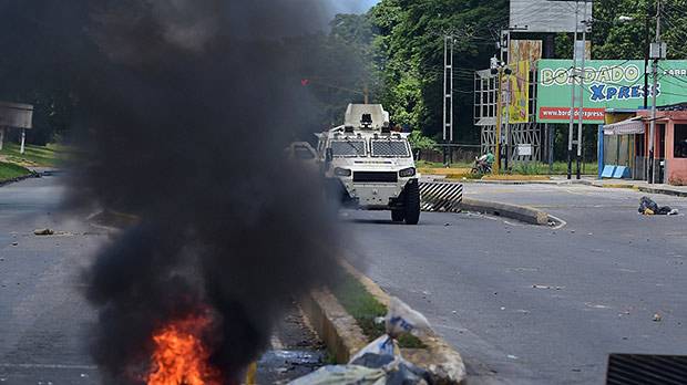 ونیزویلا میں فوجی اڈے پر حملے کی کوشش ناکام، دو مسلح حملہ آور ہلاک، 8 گرفتار 