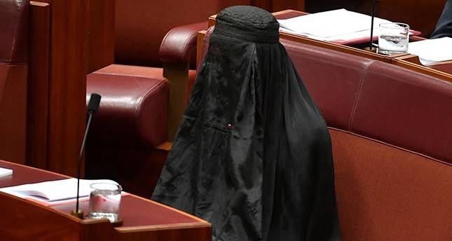 آسٹریلوی سینیٹر برقع پہن کر سینیٹ میں آ گئیں