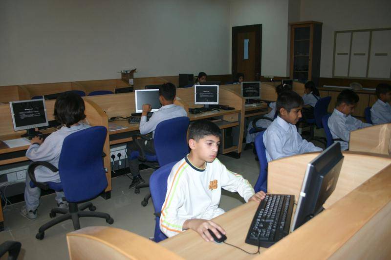 اسلام آباد کے 107 سکولوں میں آئی ٹی لیب منصوبہ مکمل،وزارت آئی ٹی کادعویٰ