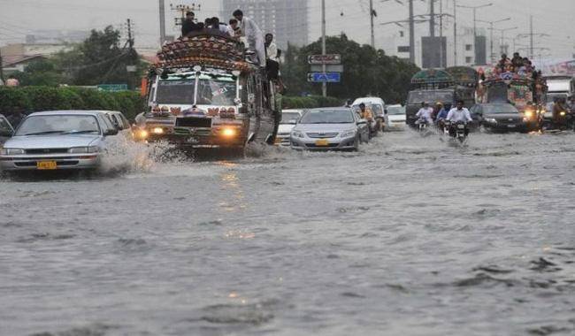  کراچی: طوفانی بارش نے قہر ڈھا دیا، مختلف حادثات میں 11 افراد جاں بحق