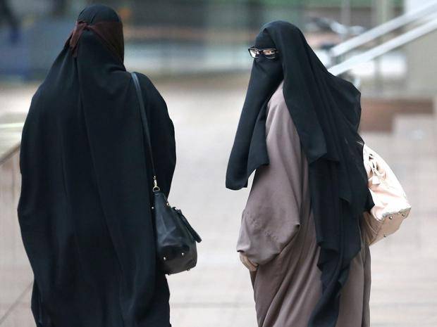 آسڑیا میں مسلم خواتین کے مکمل نقاب پر پابندی عائد کر دی گئی