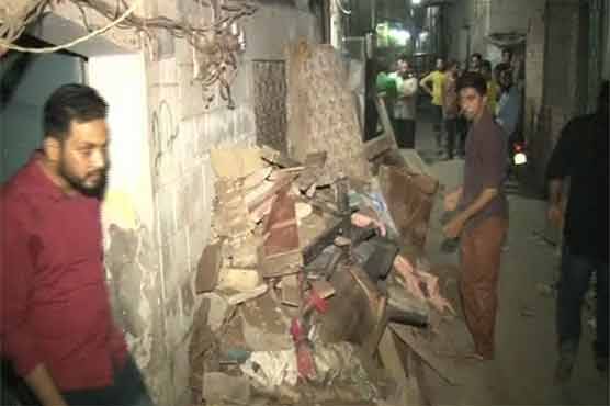 لاہور: دو منزلہ رہائشی عمارت زمین بوس ہو گئی، ایک خاتون جاں بحق