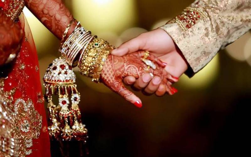 پاکستانی لڑکا لڑکی نے نئے طریقے سے شادی کرکے سعودی عرب کی تاریخ ہی بدل کر رکھ دی