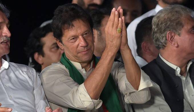 عائشہ گلالئی کا انتخابات میں عمران خان کے مدمقابل الیکشن لڑنے کا اعلان