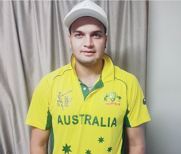 عبدالقادر کے بیٹے عثمان قادر نے آسٹریلوی ٹیم کی کِٹ پہن لی 