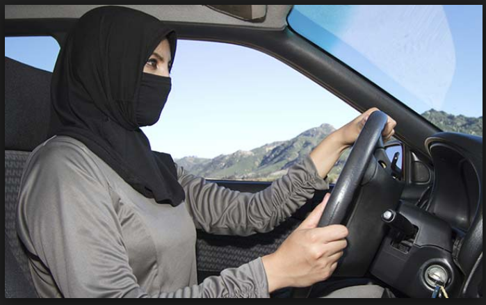 سعودی عرب میں 77 فیصد خواتین ڈرائیونگ کی خواہشمند ، سروے رپورٹ