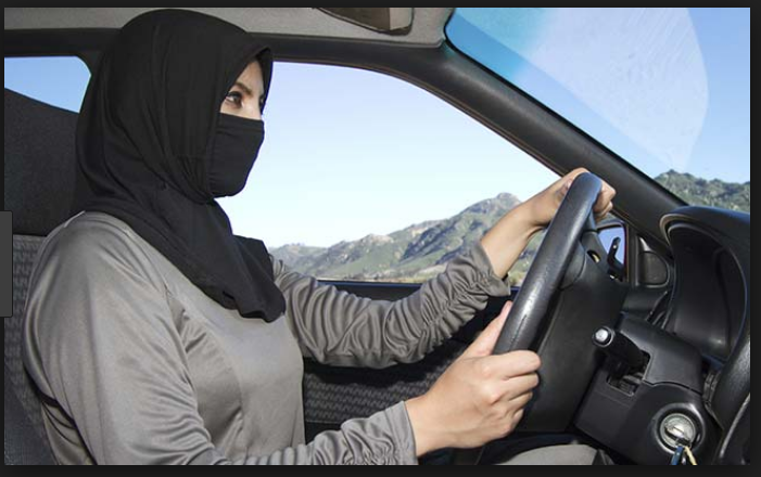 سعودی وزارت ٹرانسپورٹ کی خواتین کو محفوظ ڈرائیونگ میں مدد کی تیاری
