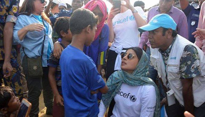 پریانکا چوپڑا روہنگیا مسلمانوں سے اظہار یکجہتی کیلئے کیمپوں میں پہنچ گئیں 