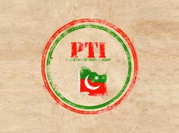 فیصل آباد:  تحریک انصاف کے ناراض کارکنوں نے  پارٹی قیادت سے سروے کرا کر میرٹ پر ٹکٹ جاری کرنے کامطالبہ کر دیا
