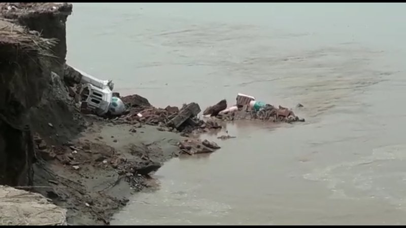 جلالپور بھٹیاں: سیلابی ریلے نے قریبی گاﺅں میں تباہی مچا دی 