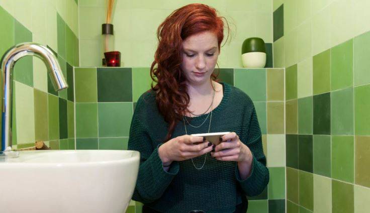 40فیصد افراد باتھ روم میں اپنا ای میل اکاونٹ چیک کرتے ہیں، سروے 
