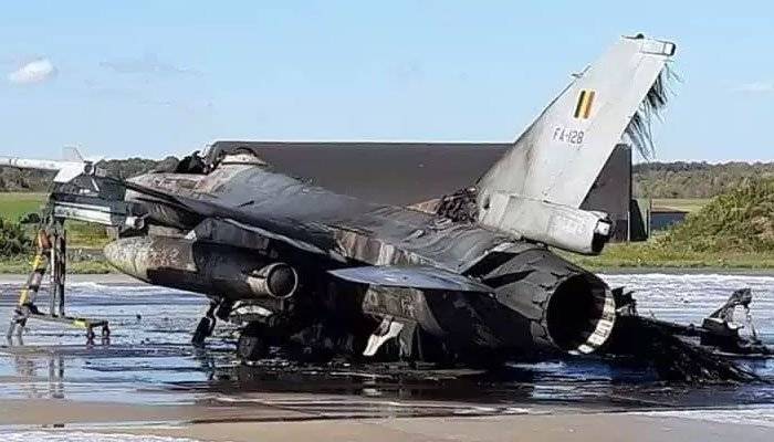 مکینک کی ذرا سی غلطی سے اربوں روپے مالیت کا ایف 16 طیارہ تباہ