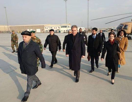 چار روزہ غیر ملکی دورہ،وزیرخارجہ شاہ محمود قریشی کابل پہنچ گئے