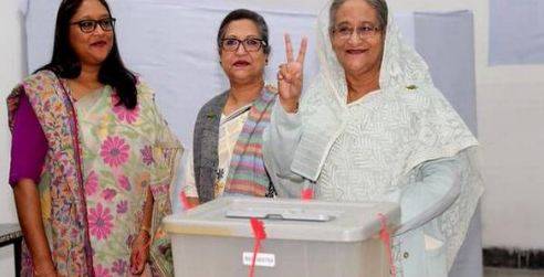 بنگلہ دیش میں عام انتخابات کے لیے ووٹنگ کا عمل جاری
