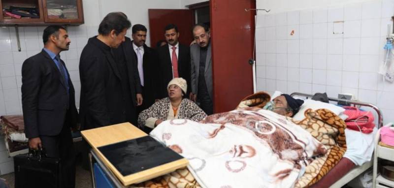 وزیراعظم عمران خان کا پولی کلینک ہسپتال کا اچانک دورہ