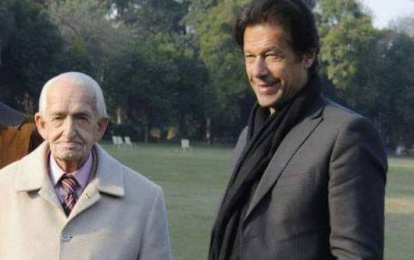 وزیراعظم عمران خان کے استاد 101 سال کی عمر میں انتقال کر گئے