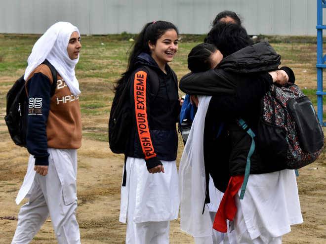 زلزلے کے بعد میرپور آزاد کشمیر کے سکول دوبارہ کھل گئے