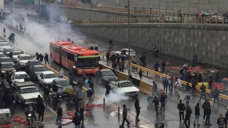 ایران، پیٹرول کی قیمتوں میں اضافے کیخلاف احتجاج، ہلاکتیں 100 سے تجاوز