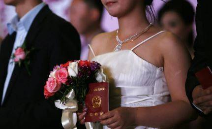 چین میں انٹرنیٹ پر شادیوں کے رجحان میں اضافہ