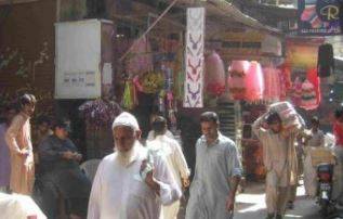  حکومتی اقدامات کی خلاف ورزی ، لاہور میں بڑی مارکیٹوں کو بند کرنے پر غور 
