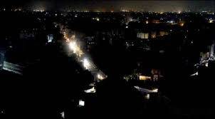 کراچی میں 48 گھنٹے سے بجلی غائب، شہریوں کو شدید مشکلات
