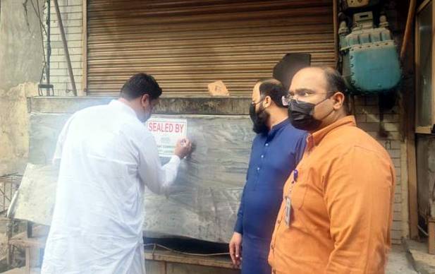 لاہور میں کورونا وائرس ایس او پیز کی خلاف ورزی، 45 دکانیں اور شادی ہال سیل