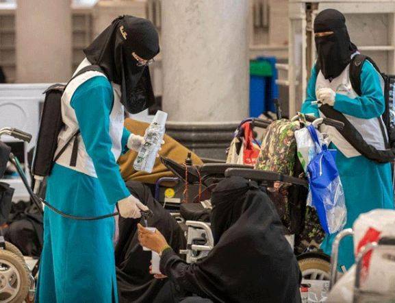 مسجد الحرام میں خواتین سیکورٹی آفیسرز کی ڈیوٹی کے دوران تصاویر وائرل 