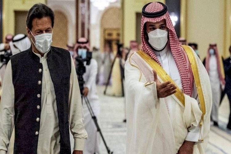 وزیراعظم عمران خان 3 روزہ دورہ سعودی عرب مکمل کر کے وطن واپس پہنچ گئے