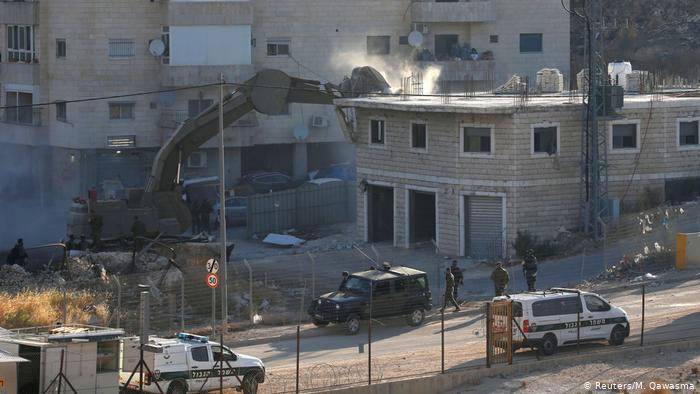اسرائیل نے ایک اور علاقے میں فلسطینیوں کے گھر مسمار کرنا شروع کر دیے