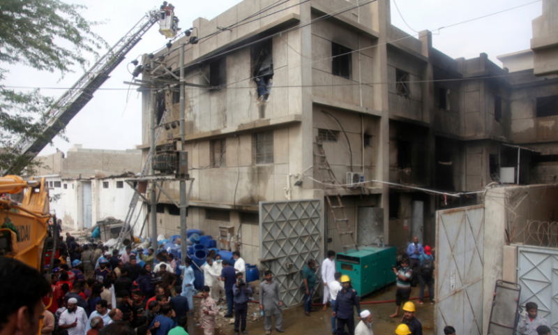 کراچی ،فیکٹری میں آتشزدگی ،متعلقہ اداروں کی غفلت سامنے آگئی، مقدمہ درج