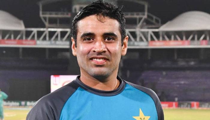 پاکستانی کرکٹر عابدعلی کو میچ کھیلتے ہوئے دل کی تکلیف ، ہسپتال منتقل 