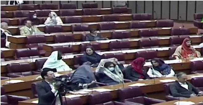  پارلیمانی تاریخ کا انوکھا منظر , اجلاس محض 12 منٹ بعد ہی ملتوی