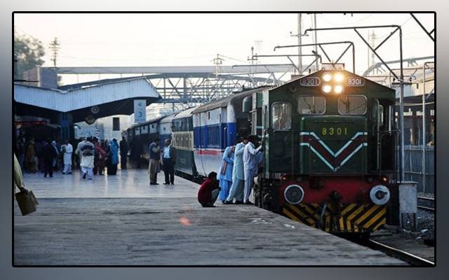 Pakistan, train schedule, fog, winter, PIA, PTI government