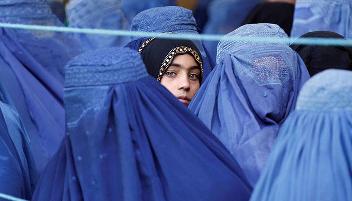 افغان لڑکیوں کے تعلیمی حصول کیلئے طالبان نے اہم اعلان کر دیا 
