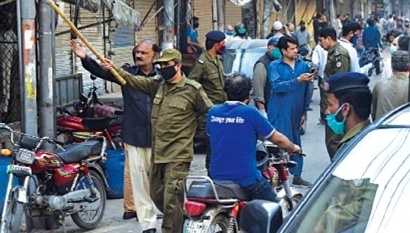 ڈی سی او لاہور کا بغیر ماسک کے کاروبار کرنے والوں کی دکانیں سیل کرنے کا حکم