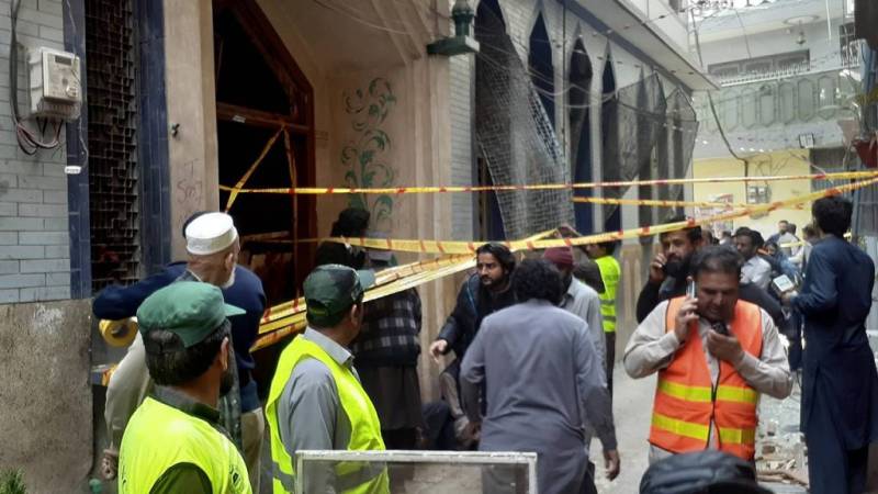 پشاور دھماکے میں جاں بحق افراد کی تعداد 62 ہو گئی